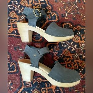 Bryr Emma Closed Toe High Heel Clogs in Charcoal